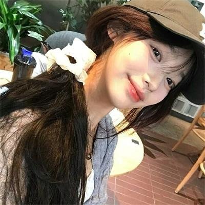 鱼跃在花见